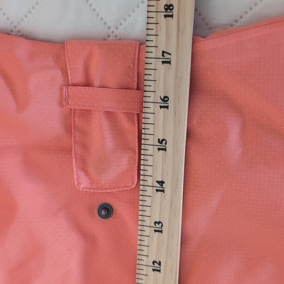 Merrell Woman's Coral Size M/M Waterproof Coat with hood. - Picture 15 of 16